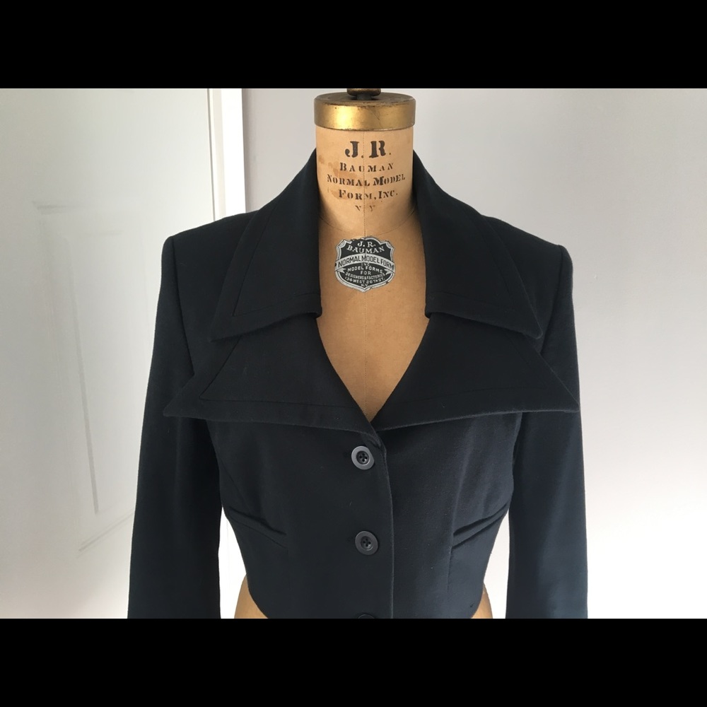 Cropped NADA Jacket - Picture 2 of 6